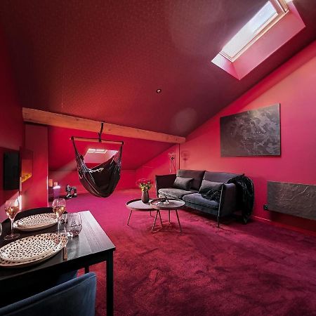 Suite Rouge Baiser Avec Jacuzzi Privatif - Loveroom Insolite Saint-Etienne  Zewnętrze zdjęcie