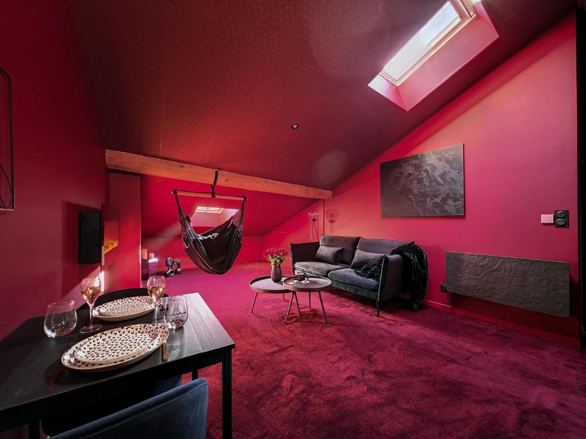 Suite Rouge Baiser Avec Jacuzzi Privatif - Loveroom Insolite Saint-Etienne  Zewnętrze zdjęcie
